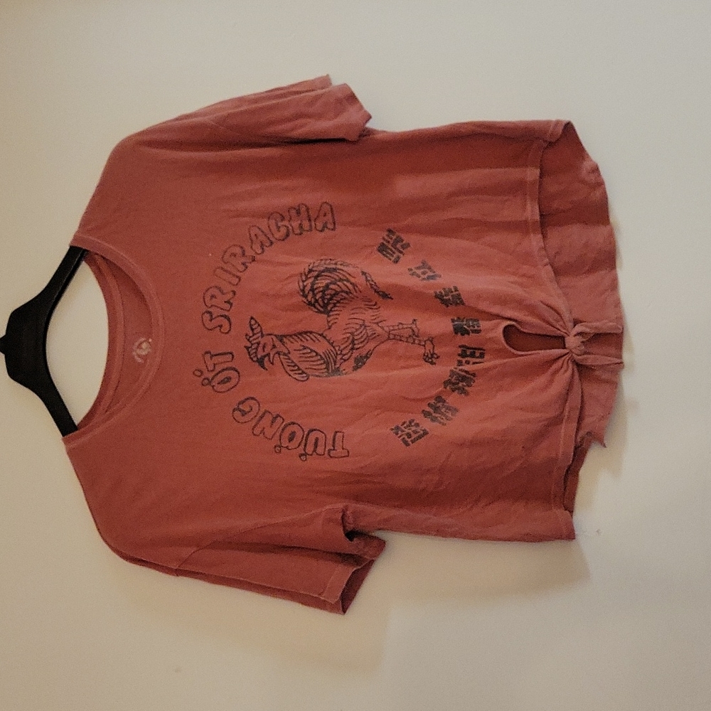 Sriracha Crop tee with Knot